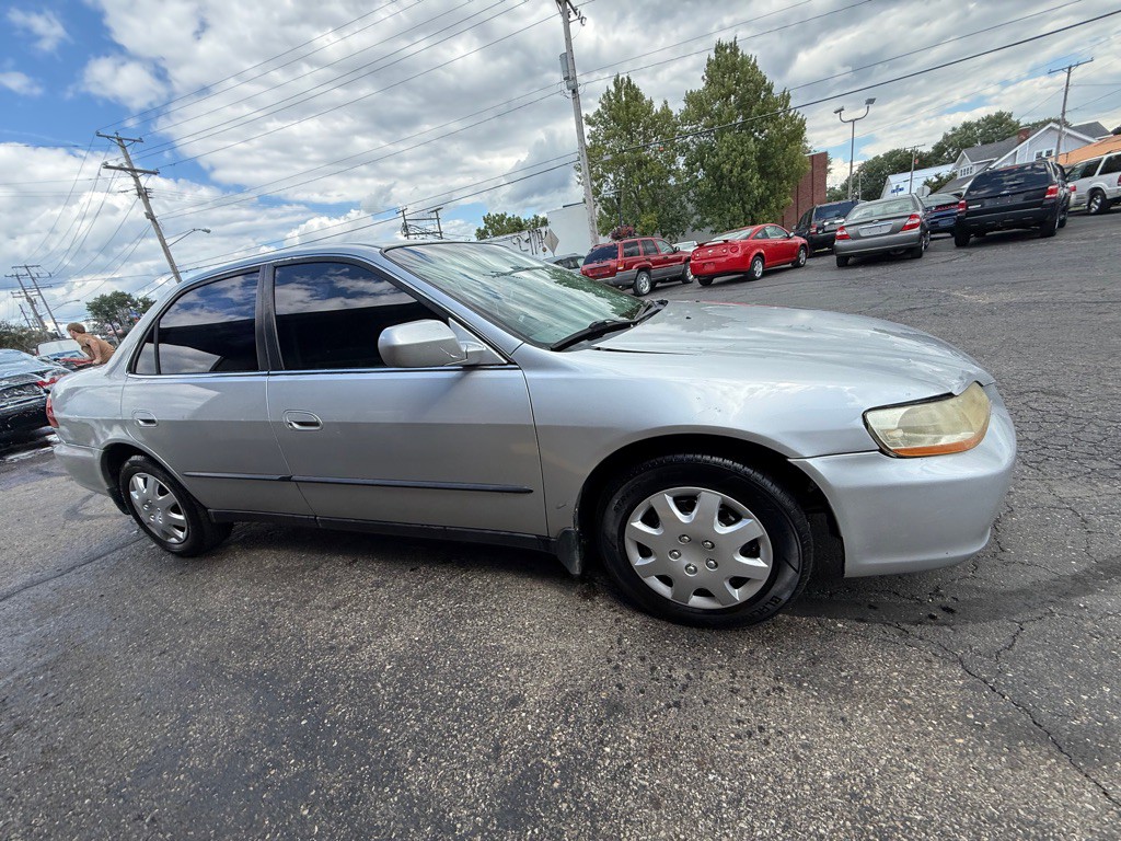 1999 Honda Accord Image 3