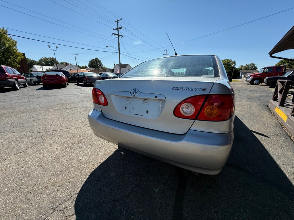 2004 Toyota Corolla Image 4