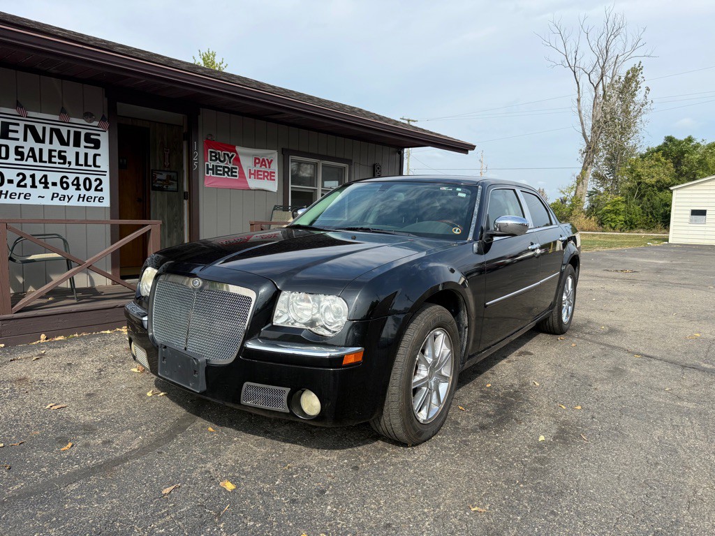 2010 Chrysler 300 Image 2
