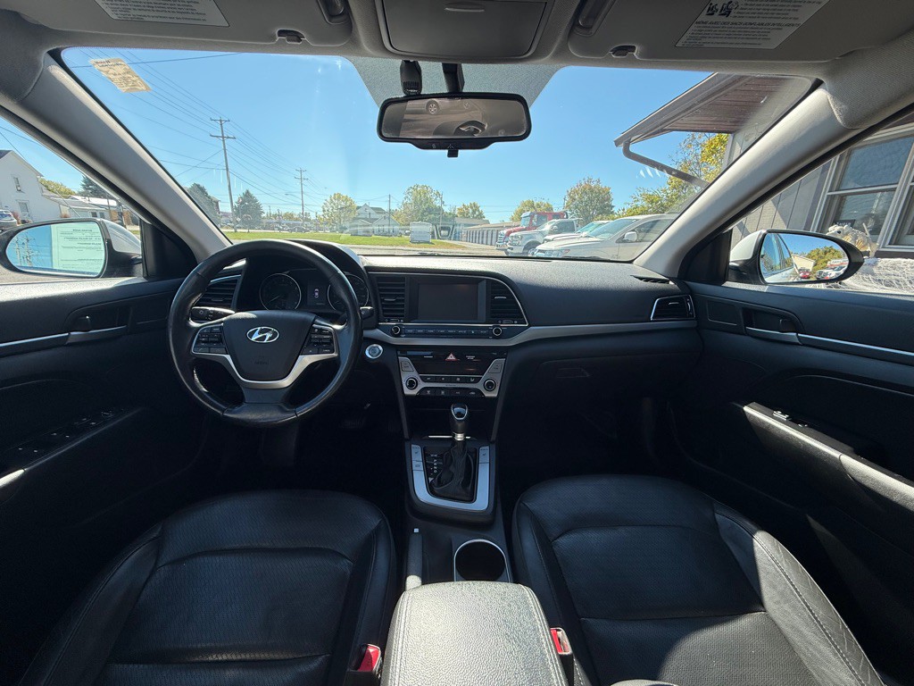 2017 Hyundai Elantra Image 5