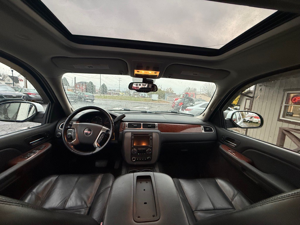 2008 GMC Yukon Image 8