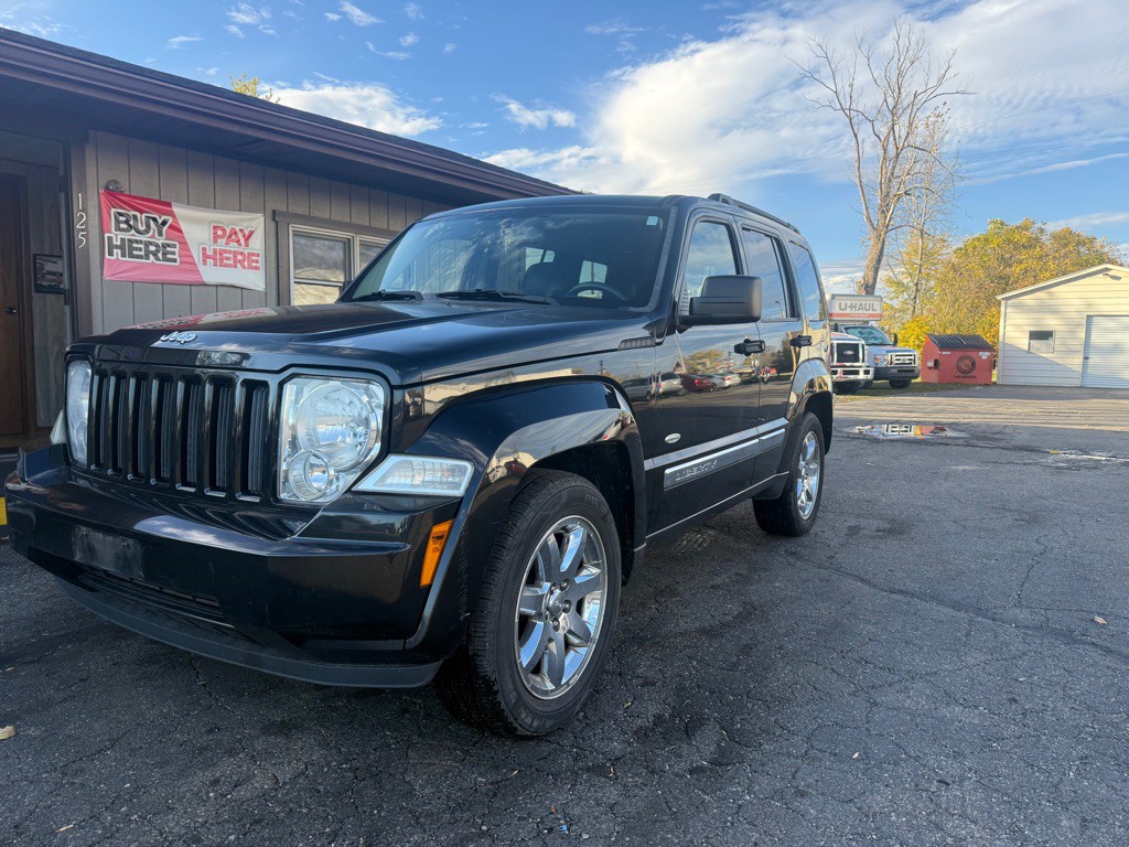 2012 Jeep Liberty Image 1
