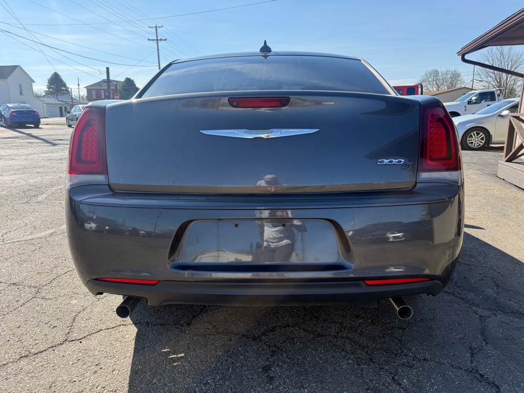 2018 Chrysler 300 Image 5