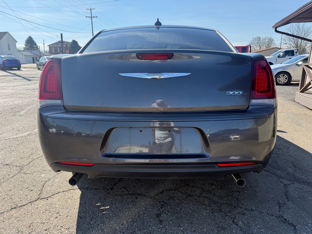 2018 Chrysler 300 Image 6