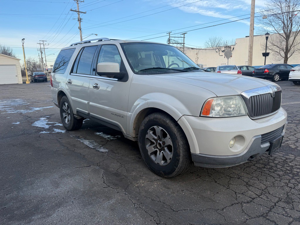 2004 Lincoln Navigator Image 4