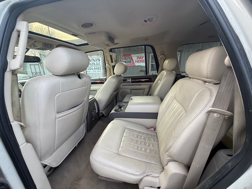 2004 Lincoln Navigator Image 7
