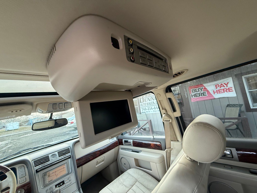 2004 Lincoln Navigator Image 9