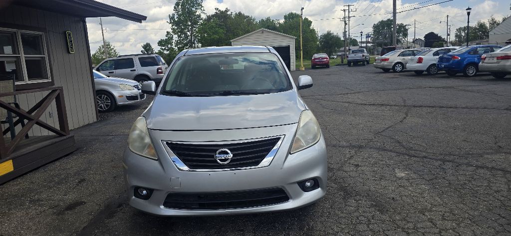 2013 Nissan Versa Image 3