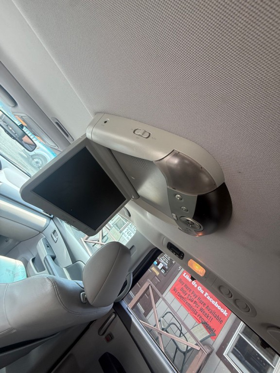 2012 Honda Odyssey Image 8