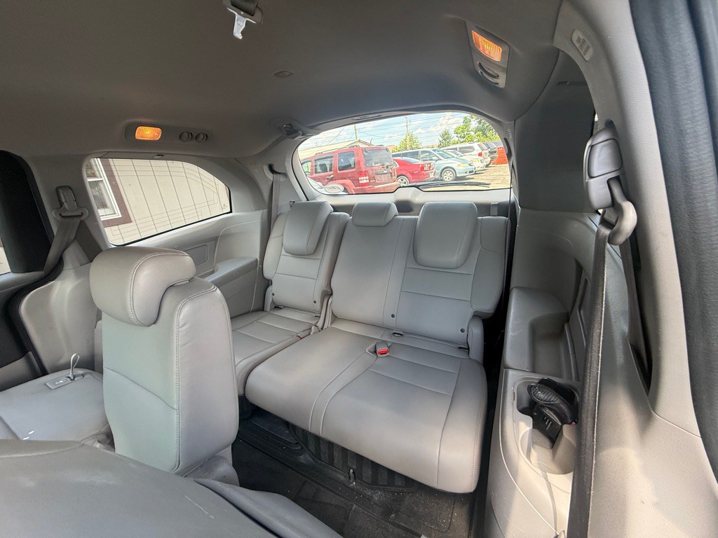 2012 Honda Odyssey Image 9