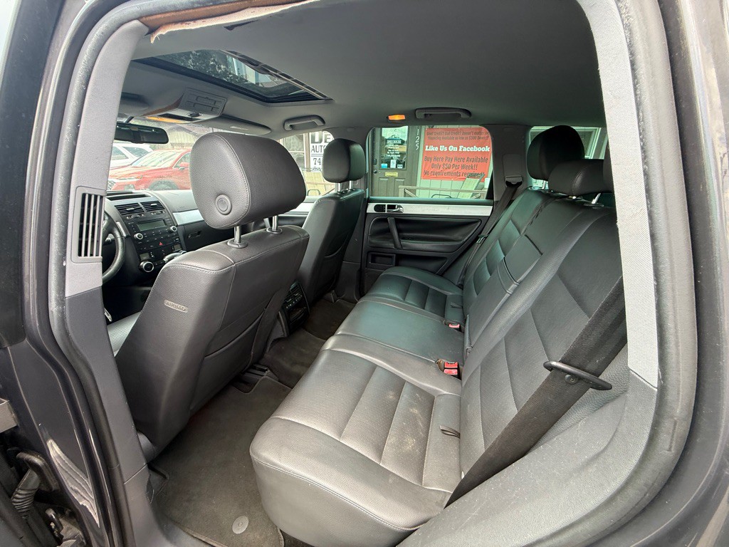 2008 Volkswagen Touareg Image 8