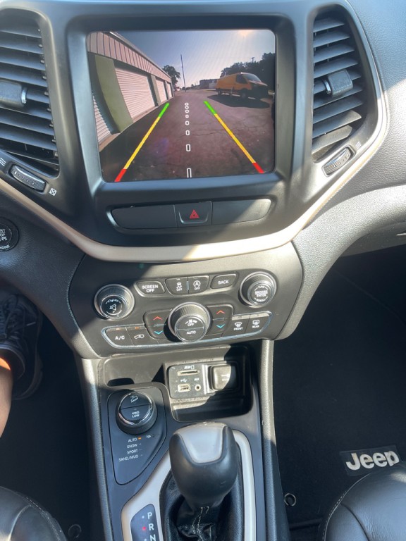 2016 Jeep Cherokee Image 8