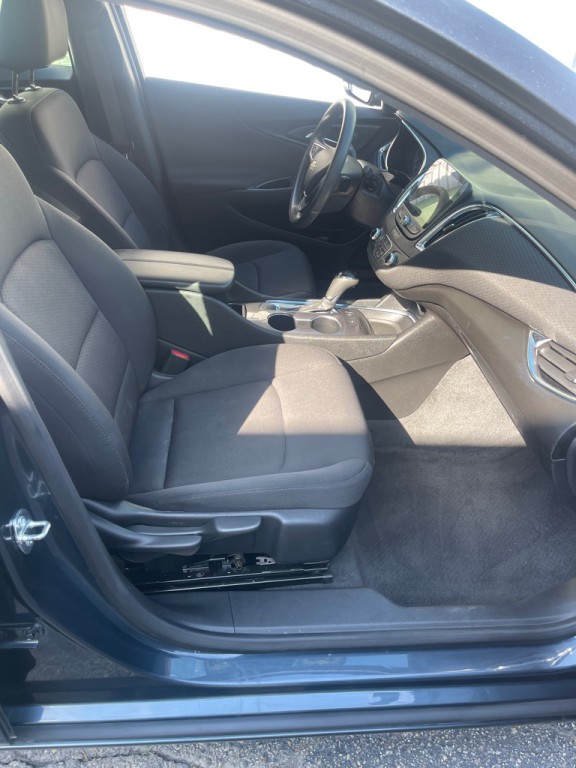 2020 Chevrolet Malibu Image 3