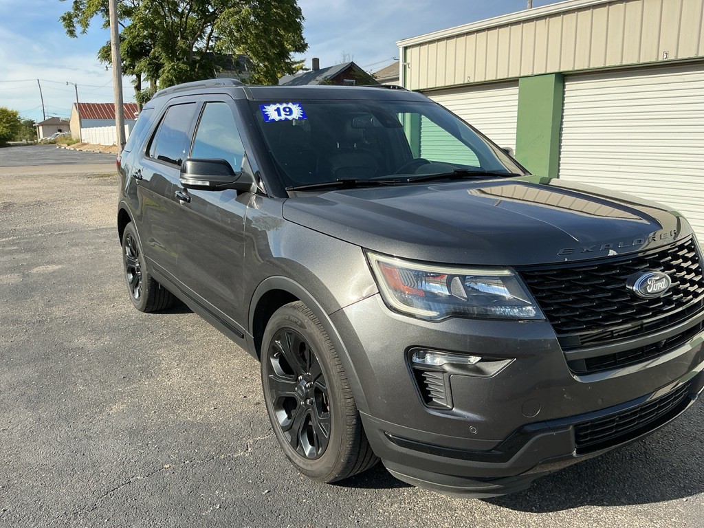 2019 Ford Explorer Image 2