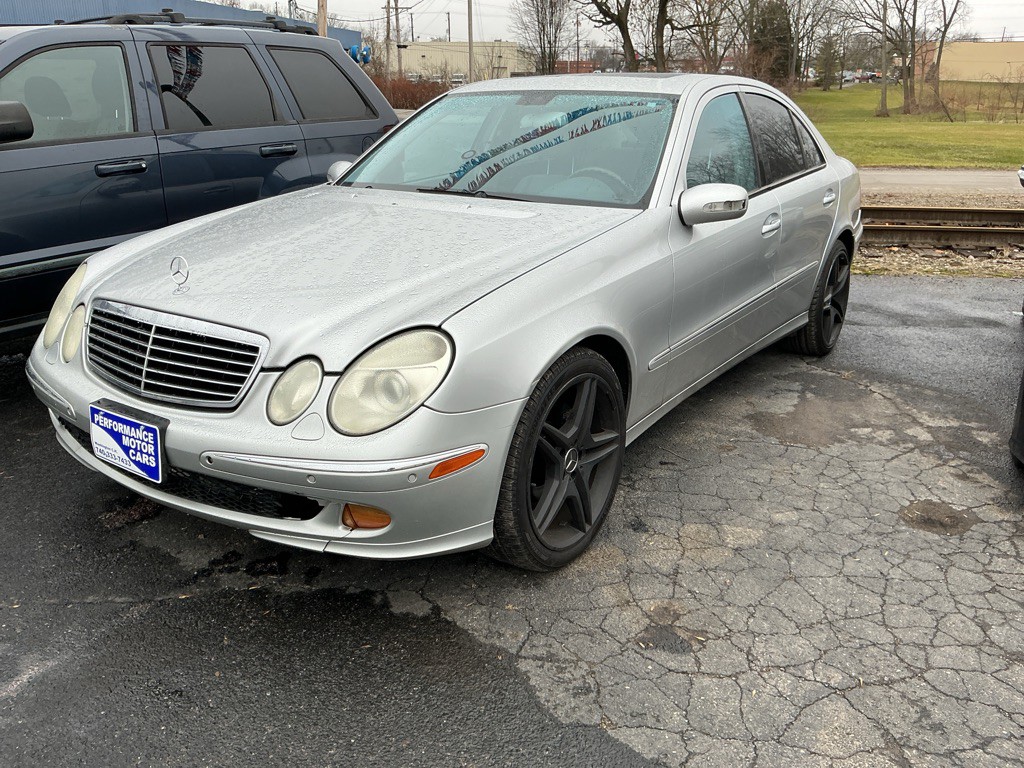 2005 Mercedes-Benz E-Class Image 2