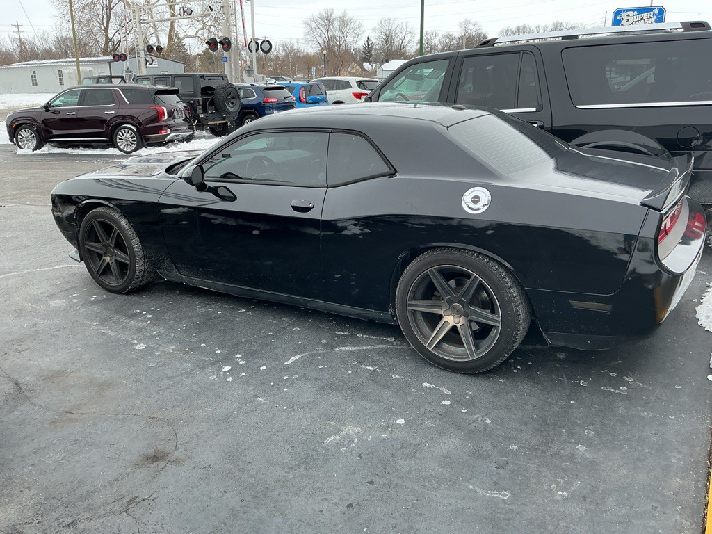 2013 Dodge Challenger Image 1