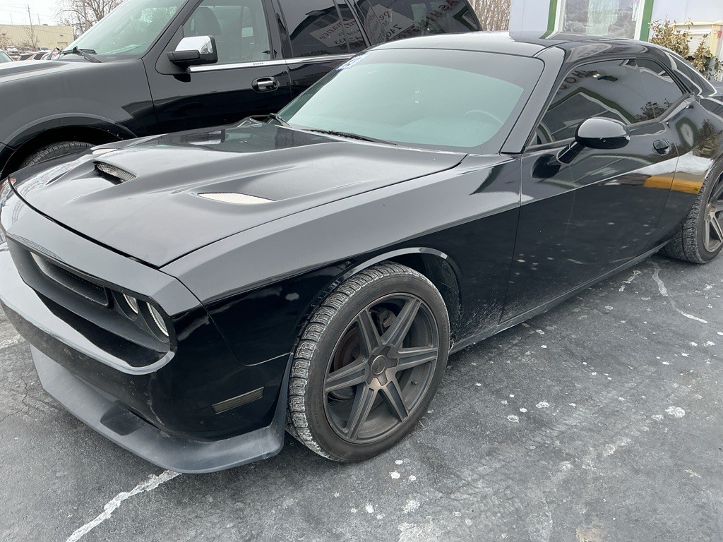 2013 Dodge Challenger Image 2