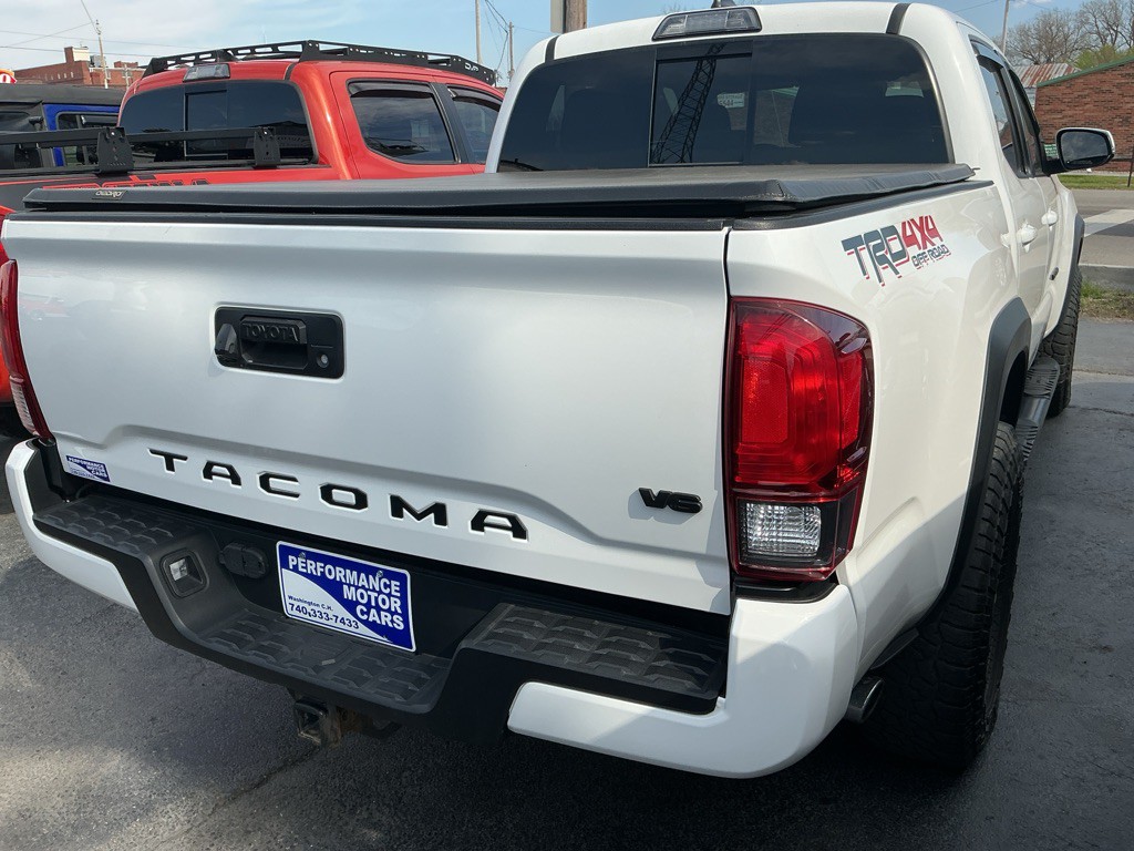 2019 Toyota Tacoma Image 3