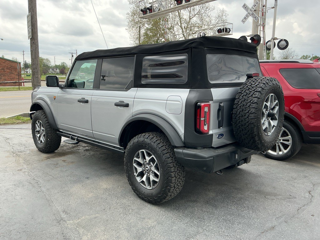 2022 Ford Bronco Image 2