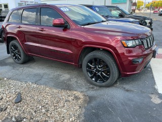 Image for 2017 Jeep Grand Cherokee Laredo ID: 7362175