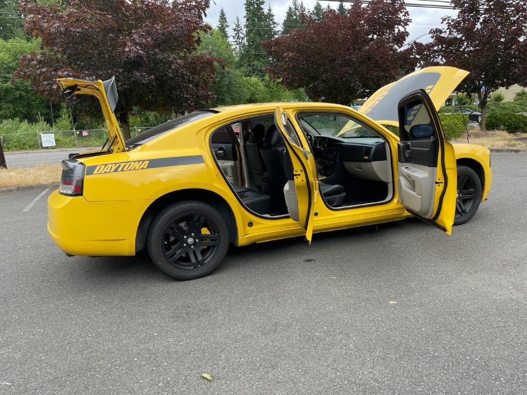 2006 Dodge Charger Image 32