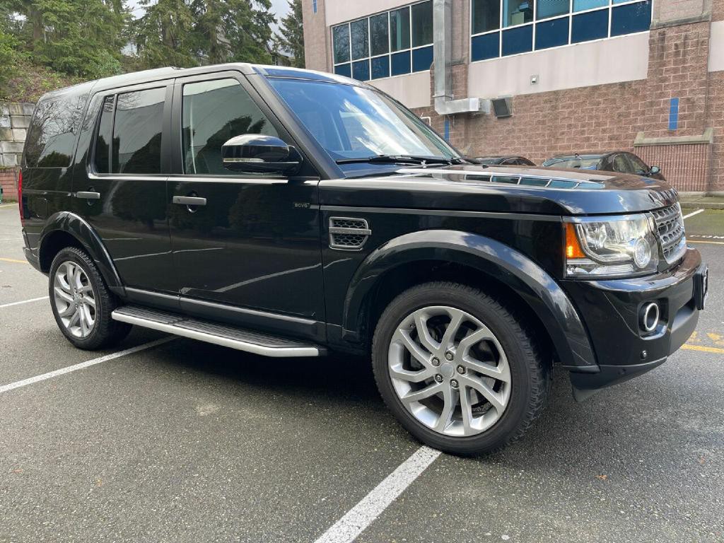 2016 Land Rover LR4 Image 11