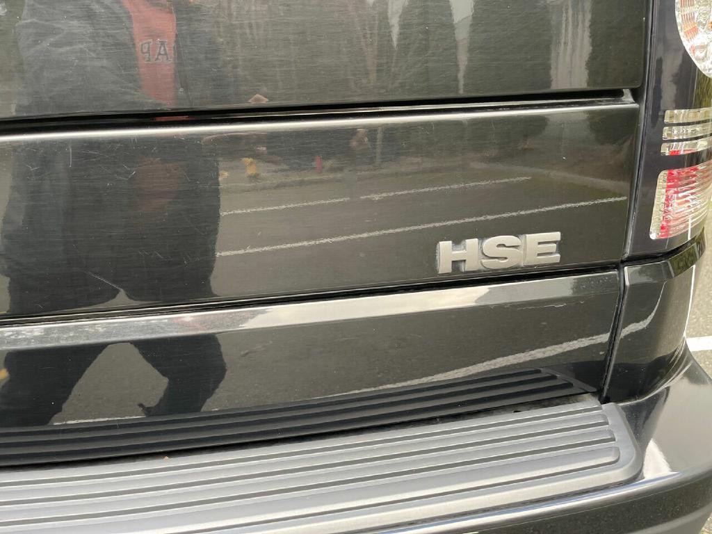 2016 Land Rover LR4 Image 13