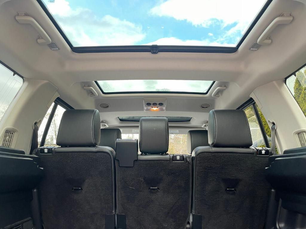 2016 Land Rover LR4 Image 16