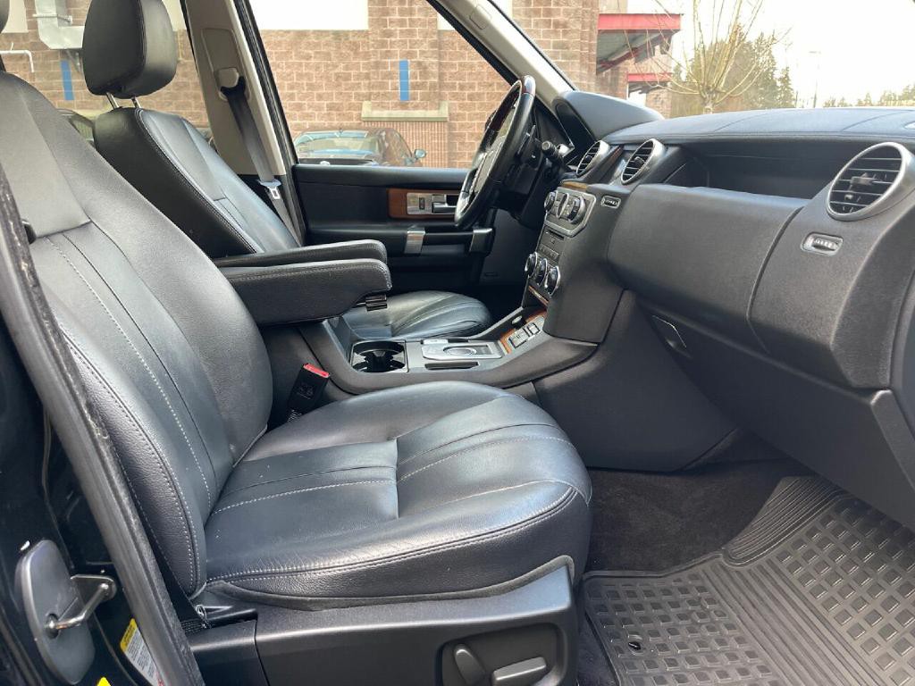 2016 Land Rover LR4 Image 18