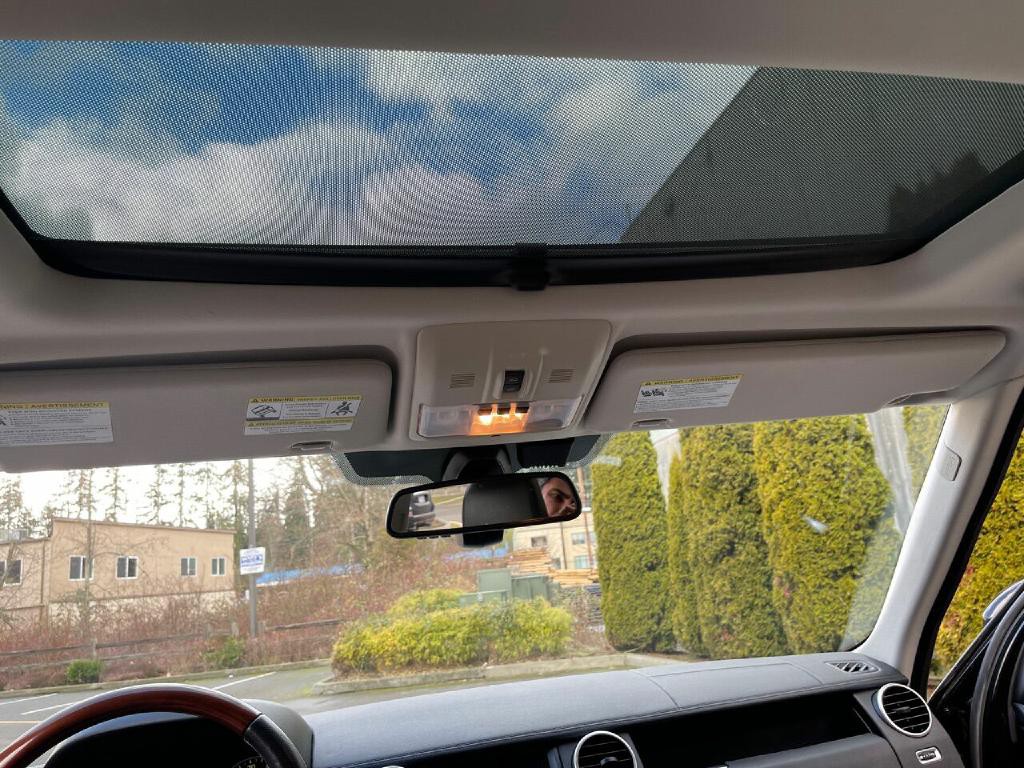 2016 Land Rover LR4 Image 31