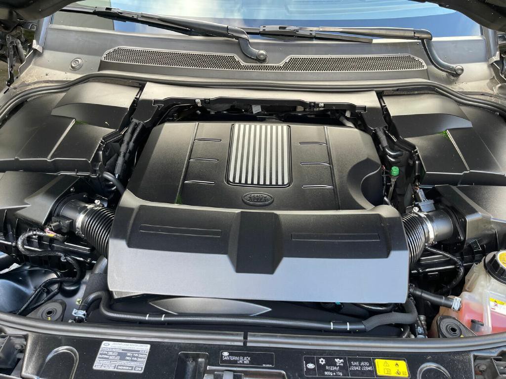 2016 Land Rover LR4 Image 35