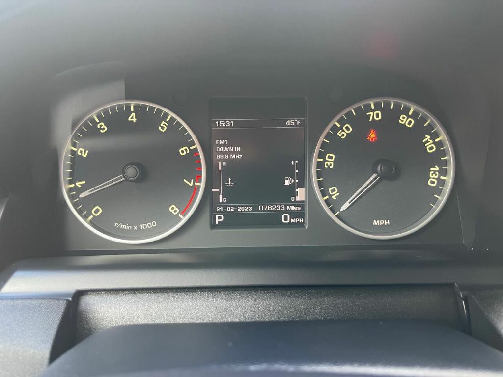 2016 Land Rover LR4 Image 38