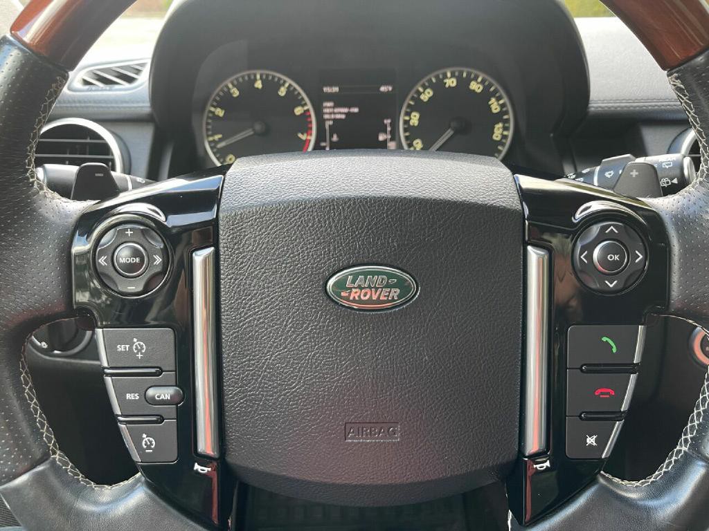 2016 Land Rover LR4 Image 40