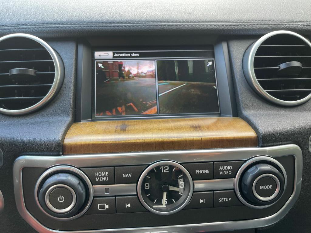 2016 Land Rover LR4 Image 43