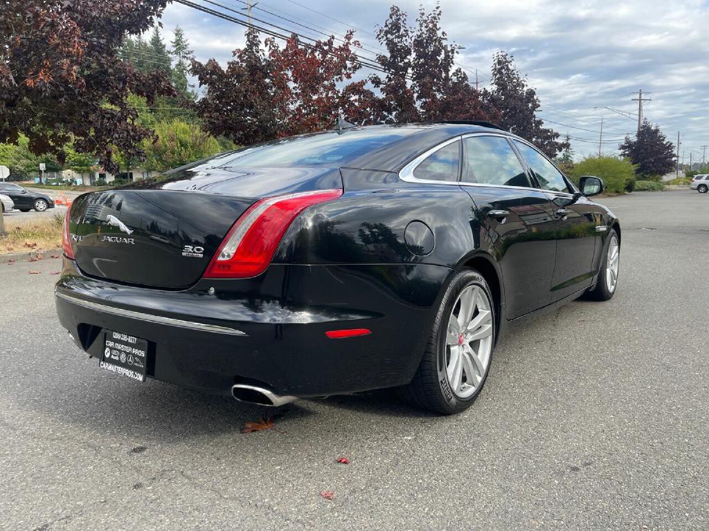 2014 Jaguar XJ Image 8