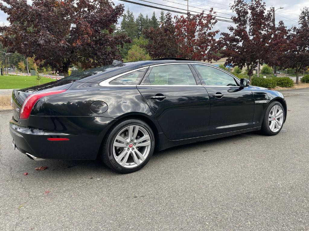 2014 Jaguar XJ Image 14