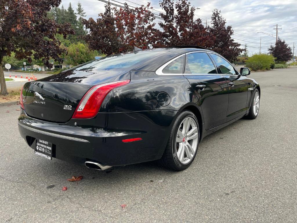 2014 Jaguar XJ Image 18
