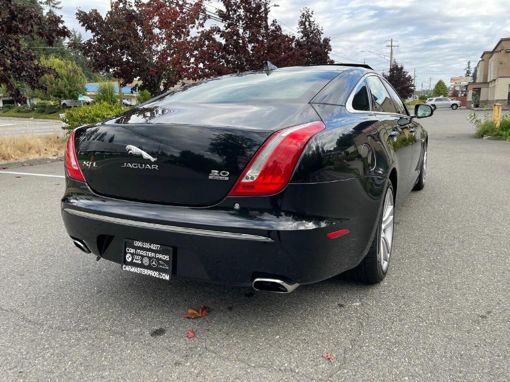 2014 Jaguar XJ Image 19