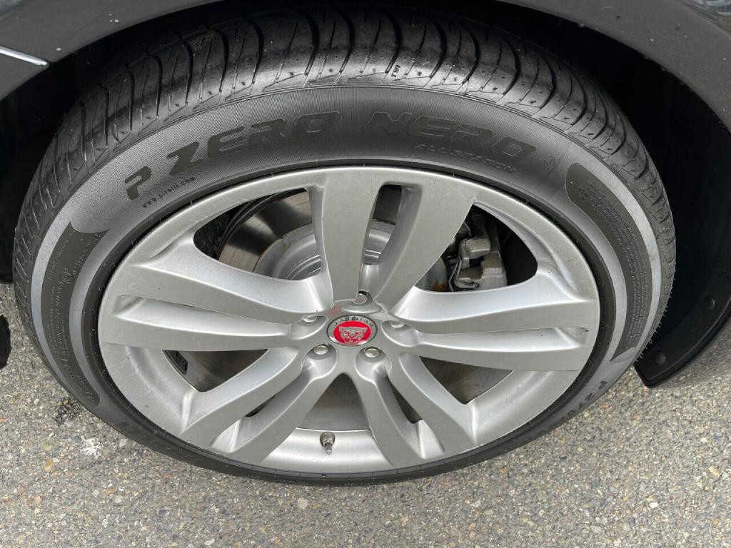 2014 Jaguar XJ Image 23