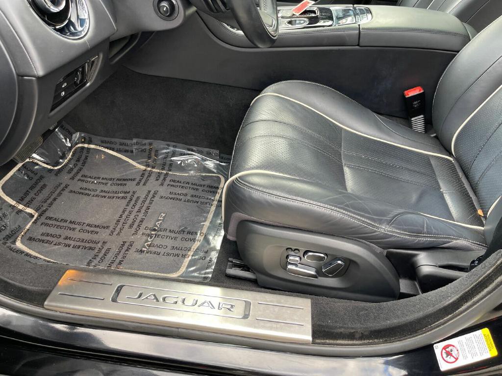 2014 Jaguar XJ Image 31
