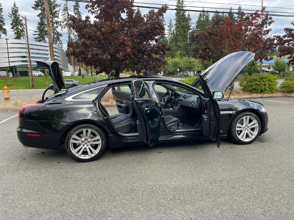 2014 Jaguar XJ Image 37