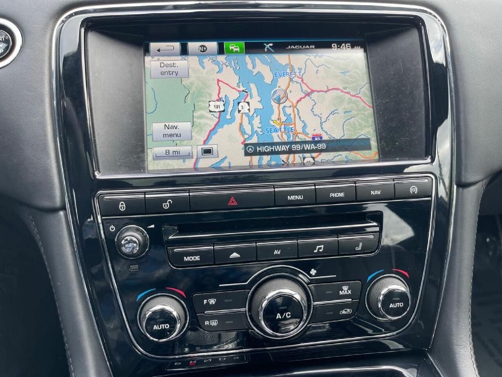 2014 Jaguar XJ Image 43