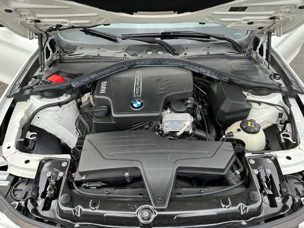 2015 BMW 4 Series Image 24