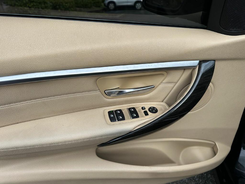2016 BMW 3 Series Image 20