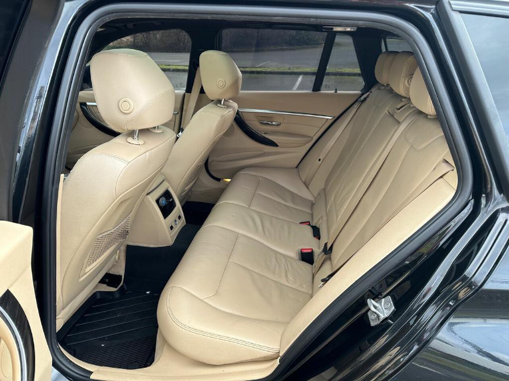 2016 BMW 3 Series Image 22