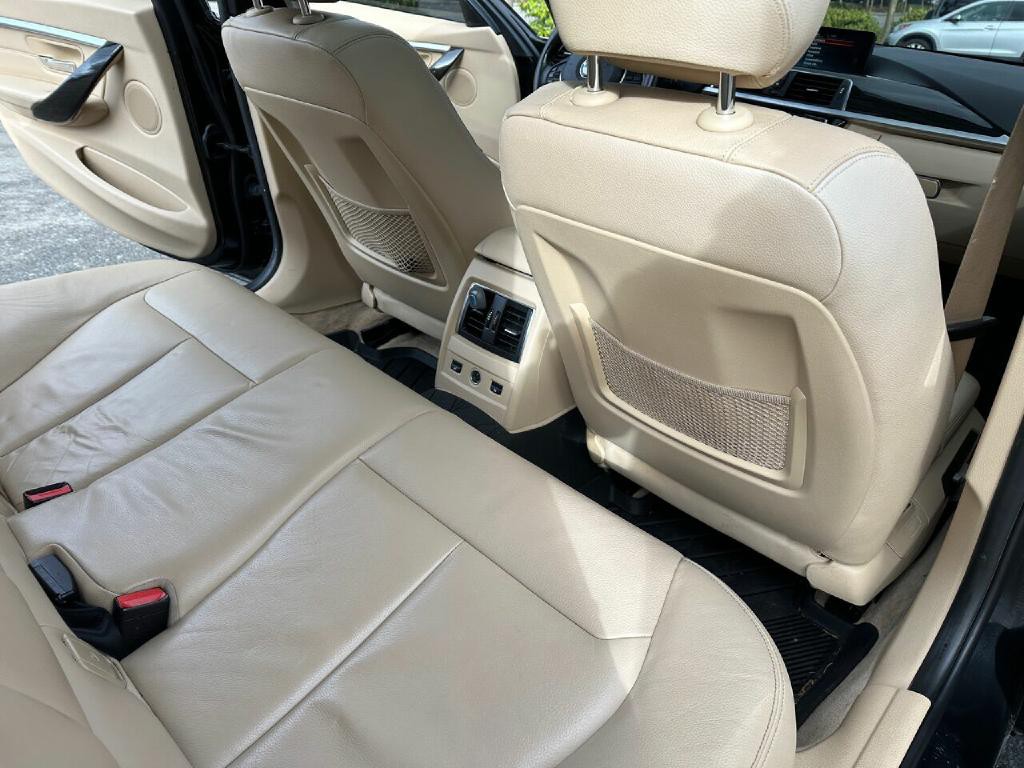 2016 BMW 3 Series Image 24