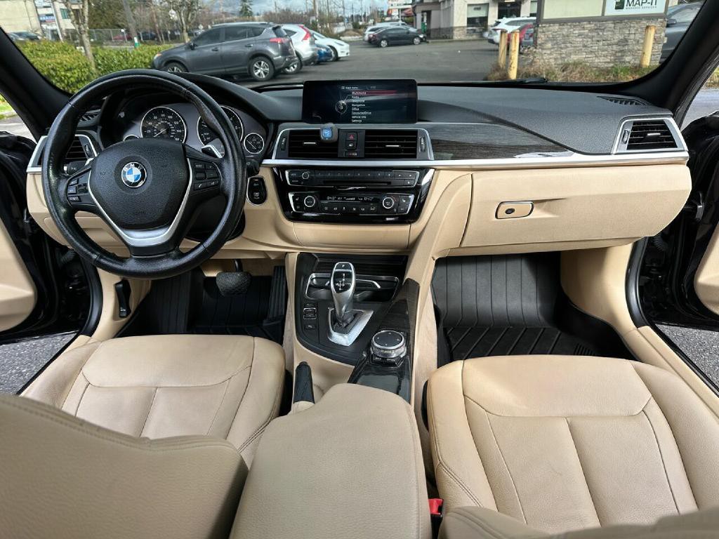 2016 BMW 3 Series Image 28