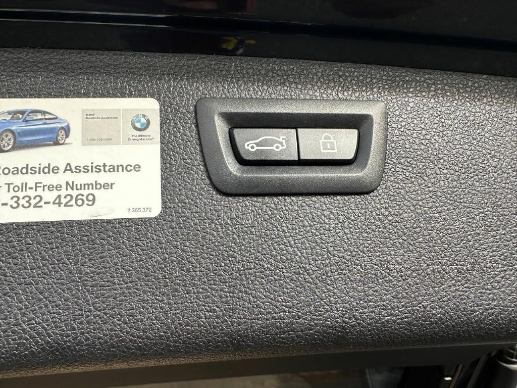 2016 BMW 3 Series Image 32