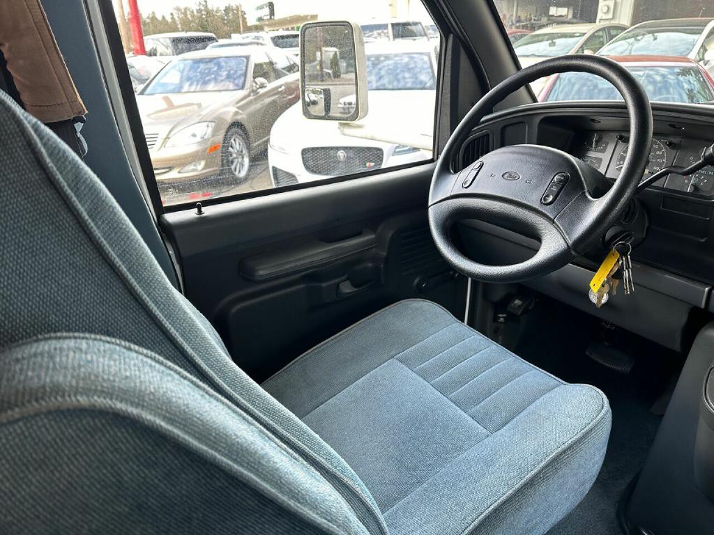 1996 Ford E-series Image 15