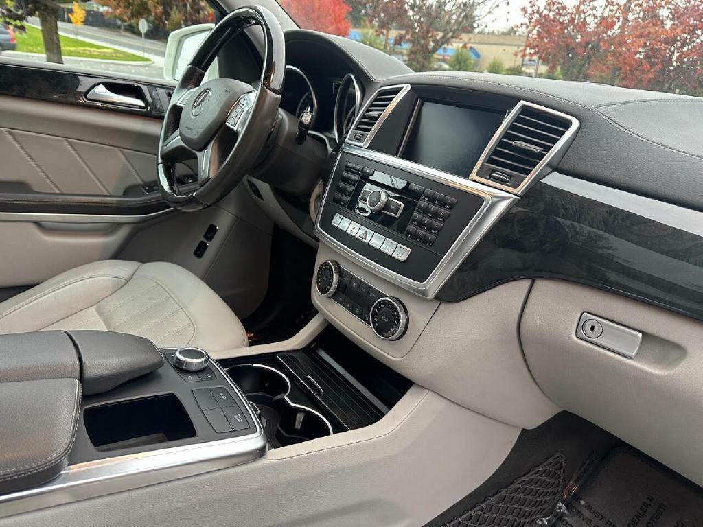 2013 Mercedes-Benz GL-Class Image 23